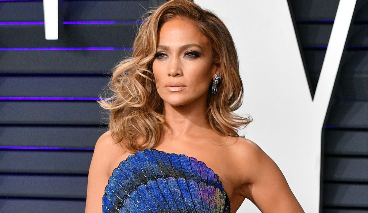 Jennifer Lopez: Σκέφτηκε να τινάξει την καριέρα της στον αέρα όταν λάμβανε αρνητικά σχόλια για τα κιλά της