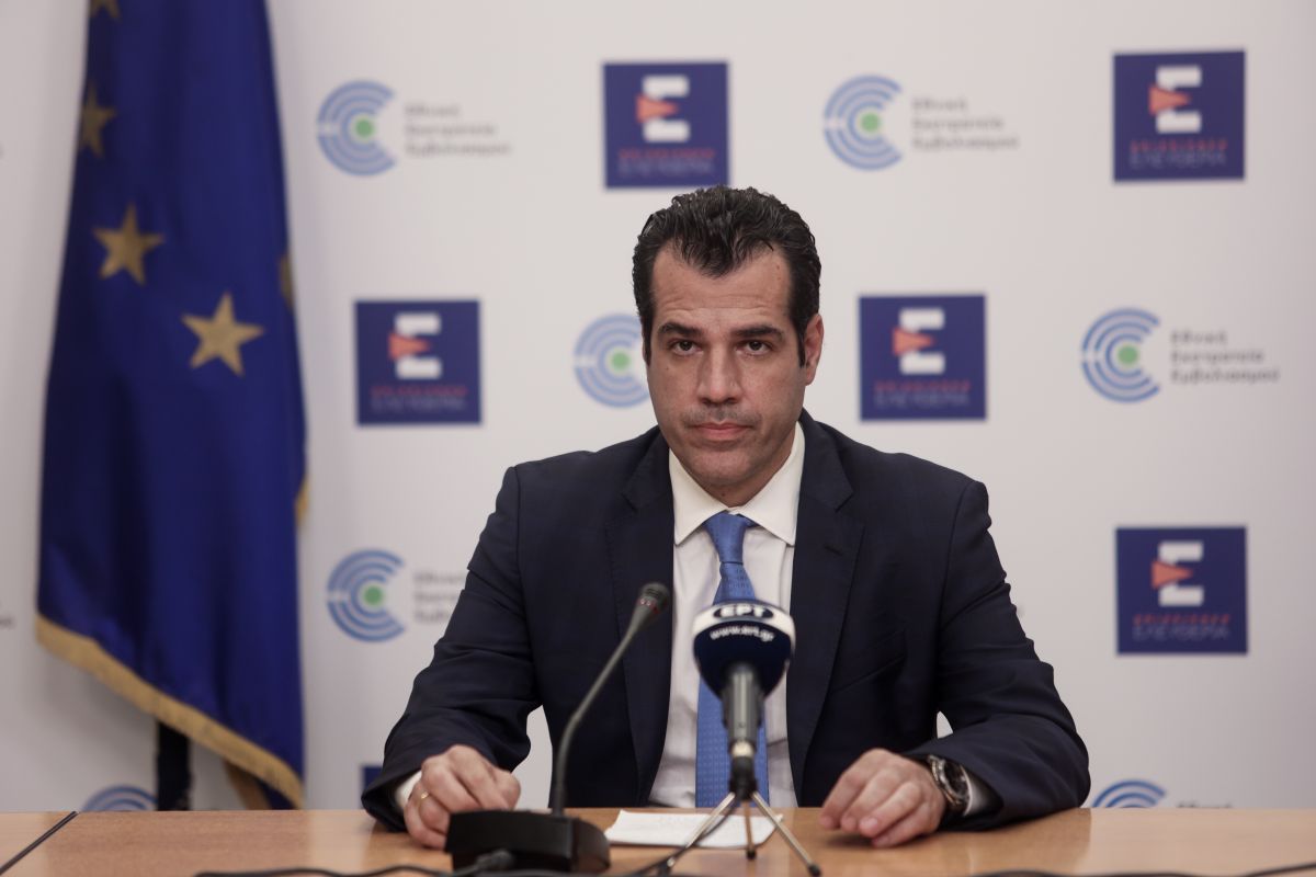 Πλεύρης: Το φθινόπωρο τα επικαιροποιημένα εμβόλια για την Όμικρον