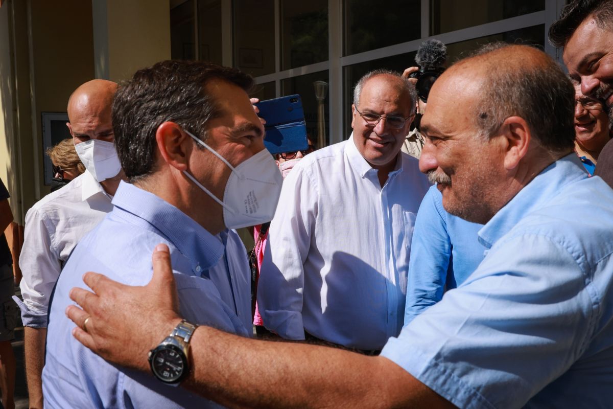 Συνταξιούχοι Σύμης στον Τσίπρα: Φθάσαμε να πληρώνουμε ενοίκιο στο σπίτι μας