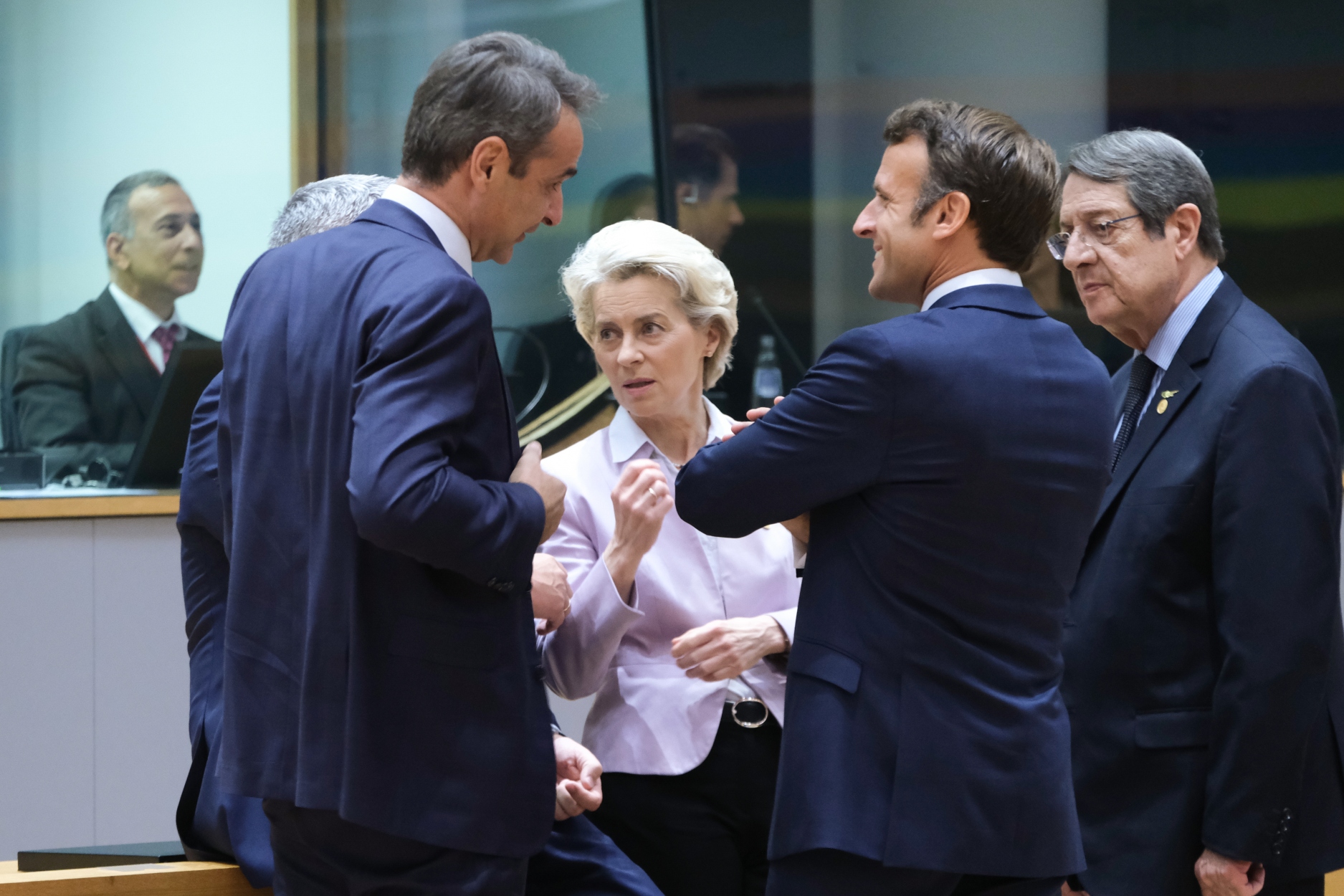 Σύνοδος Κορυφής: Με μήνυμα στην Τουρκία και μια υπόσχεση για τα ενεργειακά