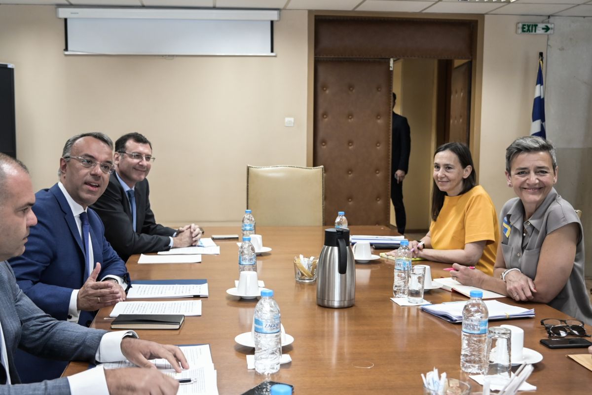 Βεστάγκερ: Εκπληκτικά όσα έχει κατορθώσει η ελληνική οικονομία