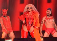 Christina Aguilera: Τραγούδησε στο L.A. Pride 2022 και παροτρύνει ο καθένας να εκφράζει αυτό που είναι