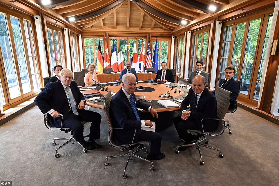 G7: Χλευασμοί των ηγετών για τον ημίγυμνο καβαλάρη Πούτιν