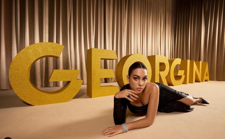 Georgina Rodriguez: Διακοπές με τον Ronaldo και το πράσινο καυτό μπικίνι της