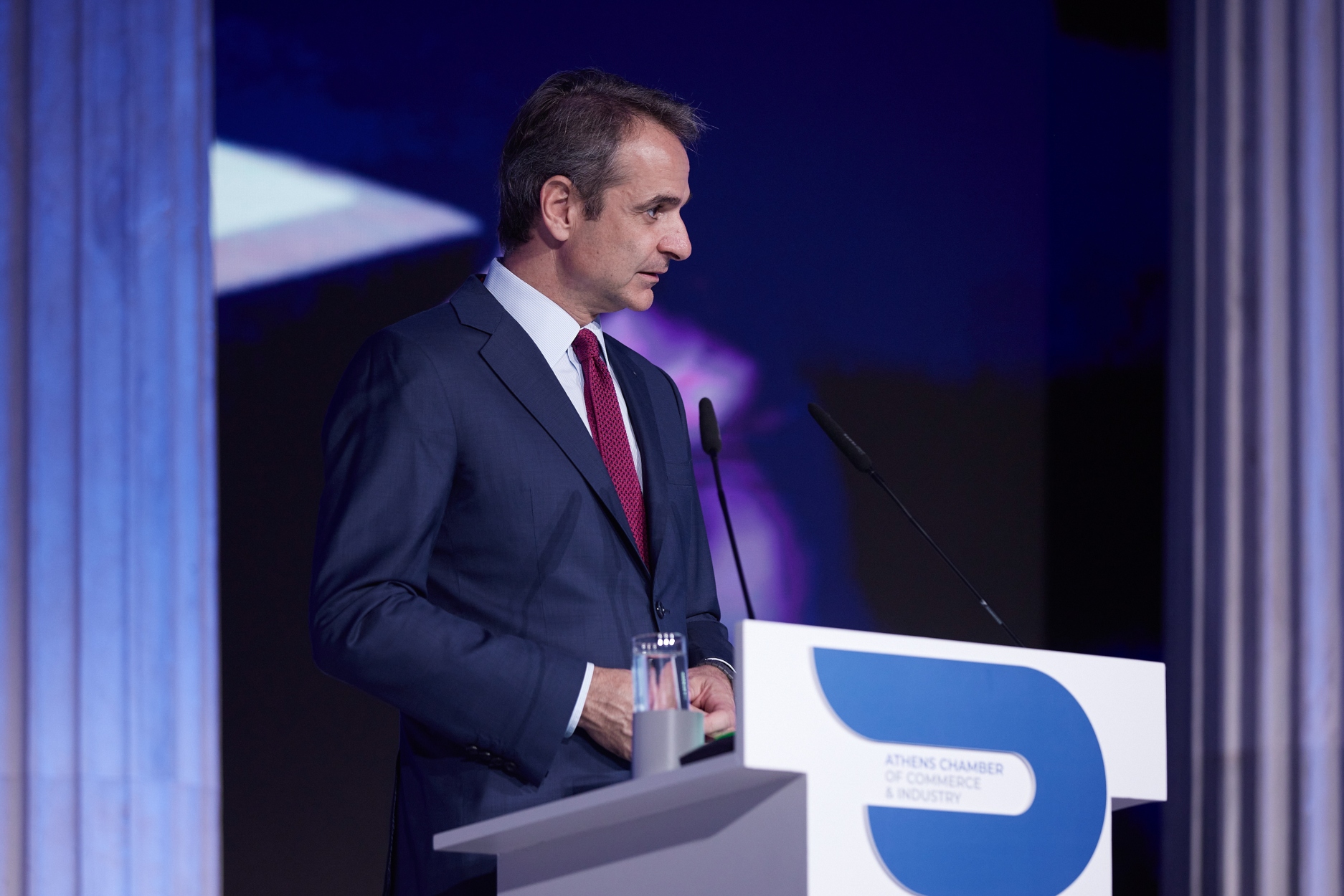 Μητσοτάκης Politico: Νομίζουν ότι μπορούν να συντρίψουν το ανθρώπινο πνεύμα με εκφοβισμό 