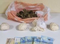 Θεσσαλονίκη: Συνελήφθη 25χρονη Ρομά με κοκαΐνη και κάνναβη στο σπίτι της [pic]