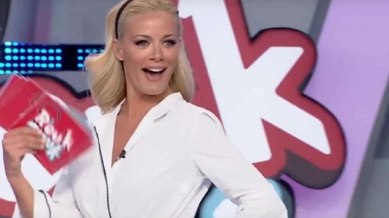 Ρουκ Ζουκ: Παίκτρια έψαχνε την κληρωτίδα και είπε «της θειάς σου το…» – Τρελάθηκε η Μακρυπούλια