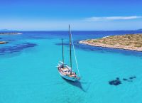 Greece’s tourism season to extend beyond the summer