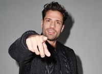 Κωνσταντίνος Αργυρός: Του πέταξαν σουτιέν σε συναυλία και εκείνος χαμογέλασε