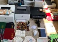 Έφοδος της ΕΛ.ΑΣ σε «σπίτια – καβάτζες» στην Αττική – Πάνω από 100 αστυνομικοί «ξήλωσαν» κύκλωμα δουλεμπόρων Έφοδος της ΕΛ.ΑΣ σε «σπίτια – καβάτζες» στην Αττική – Πάνω από 100 αστυνομικοί «ξήλωσαν» κύκλωμα δουλεμπόρων