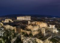 Το βραβείο φωτιστικού LIT Design Award απονεμήθηκε στην Ελευθερία Ντεκώ για τον φωτισμό της Ακρόπολης