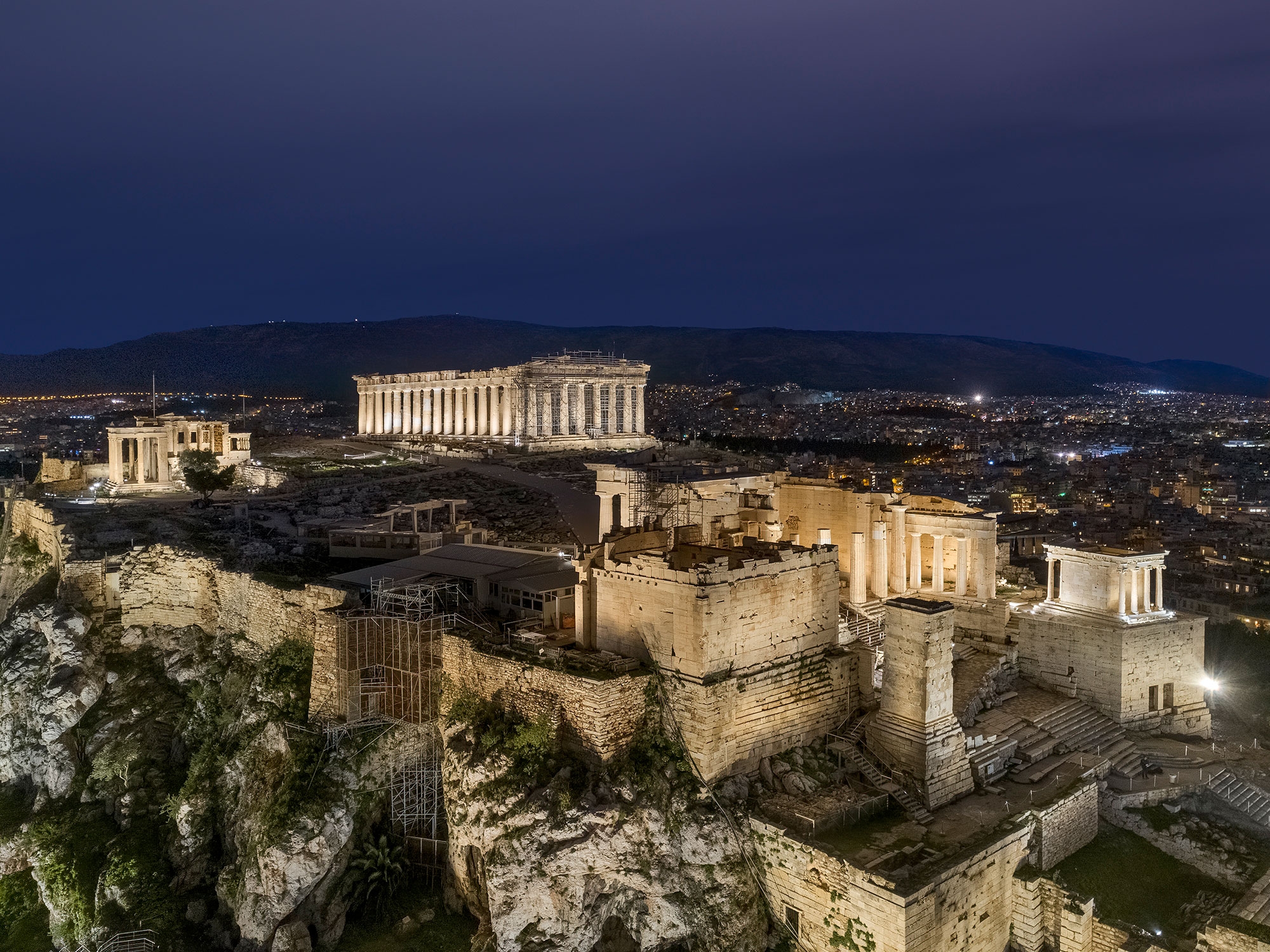 Το βραβείο φωτιστικού LIT Design Award απονεμήθηκε στην Ελευθερία Ντεκώ για τον φωτισμό της Ακρόπολης
