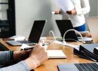 Manpower Group: 8 στους 10 Έλληνες εργοδότες δεν βρίσκουν προσωπικό στις επιχειρήσεις