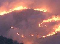 Φωτιά τώρα στην Εύβοια: Καλύτερη η κατάσταση – Επιχειρούν δύο αεροσκάφη, τρία ελικόπτερα και 150 πυροσβέστες