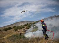 Φωτιά τώρα: Οροθετήθηκε η πυρκαγιά σε δασική έκταση στο Αλιβέρι