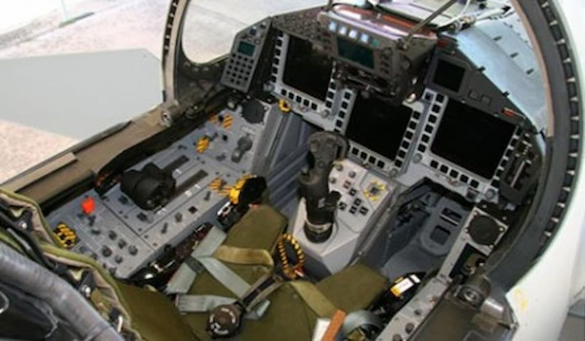eurofighter-cockpit__ScaleWidthWzQ0MF0-1