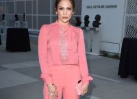 Jennifer Lopez: Θα ενισχύσει οικονομικά γυναίκες με την ίδια καταγωγή με εκείνη