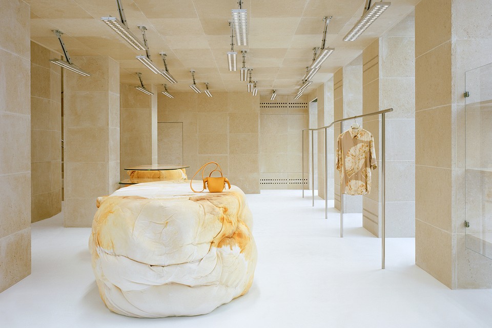 Η νέα boutique των Acne Studios είναι ο ορισμός της της παραδοσιακής παριζιάνικης αρχιτεκτονικής