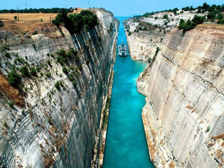 Corinth Canal to reopen to shipping in July