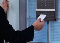 Χατζηδάκης: Από 1η Ιουλίου ενεργοποιείται η ψηφιακή κάρτα εργασίας