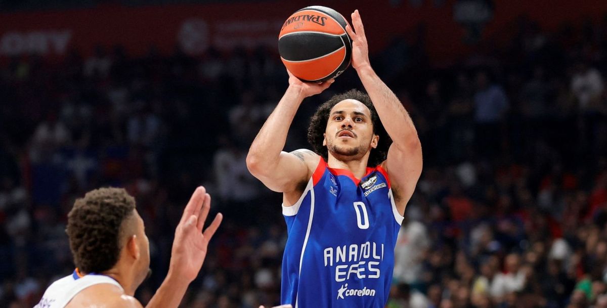Αναντολού Εφές: “Έδεσε” Λάρκιν μέχρι το 2024