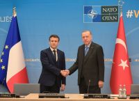 ΝΑΤΟ: Τα λέει με Μακρόν ο Ερντογάν