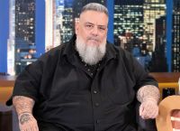 Μιχάλης Μυτακίδης: «Το έντεχνο είναι πολύ πιο υποκριτικό από τα παιδιά που κάνουν trap» Μιχάλης Μυτακίδης: «Το έντεχνο είναι πολύ πιο υποκριτικό από τα παιδιά που κάνουν trap»