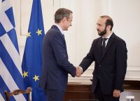 Συνάντηση Μητσοτάκη με τον υπουργό Εξωτερικών της Αρμενίας
