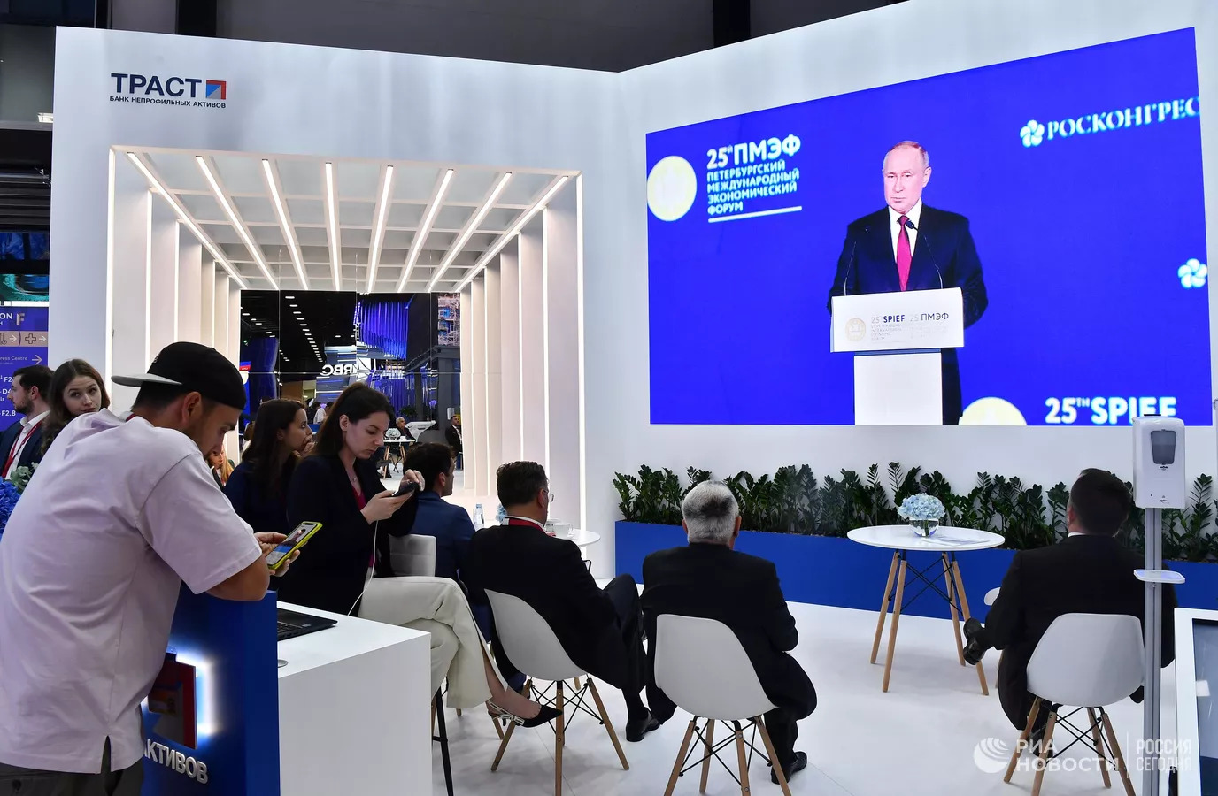 Ρωσία: Χτύπημα χάκερς στο «ρωσικό Νταβός» – Πώς προσαρμόζεται η Μόσχα στη νέα πραγματικότητα