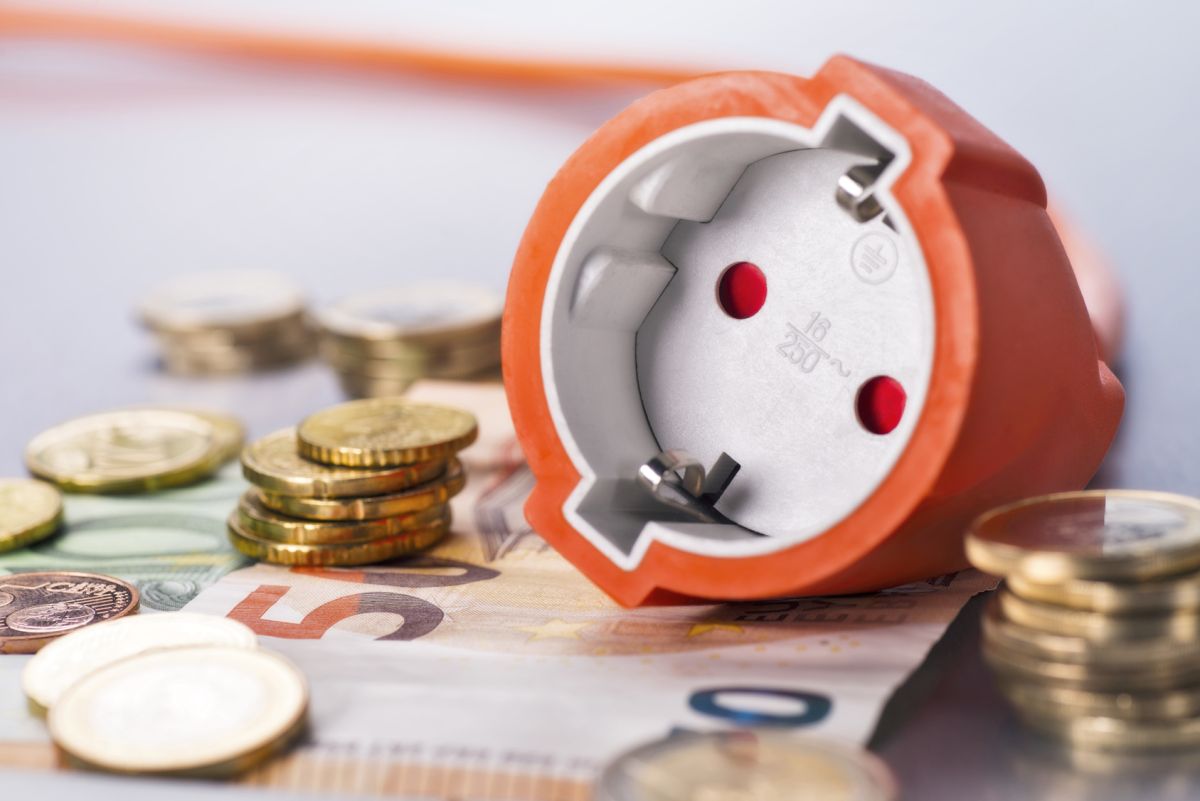 “Δεν κόβεται το ρεύμα σε κανέναν καταναλωτή που άλλαξε πάροχο” διαβεβαιώνει ο Σρέκας