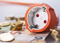 “Δεν κόβεται το ρεύμα σε κανέναν καταναλωτή που άλλαξε πάροχο” διαβεβαιώνει ο Σρέκας