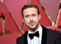 Ryan Gosling: Κυκλοφόρησε η νέα του φωτογραφία ως Ken για την ταινία «Βarbie»