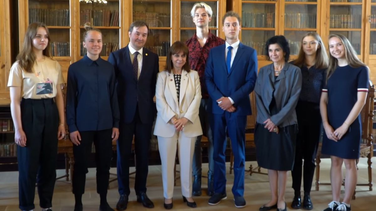 Σακελλαροπούλου: Η συγκίνηση της από την απαγγελία των Λιθουανών φοιτητών σε ποιήματα του Καβάφη