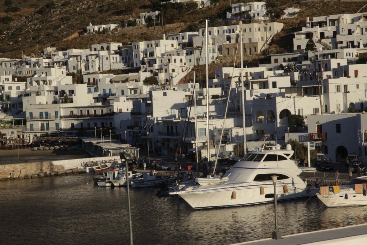 Τουρισμός – Σίφνος: Οι αρχαίοι πύργοι «ξαναζωντανεύουν» και οι FT προβάλλουν την αγγειοπλαστική