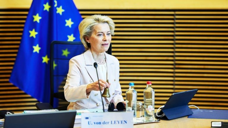 Φον Ντερ Λάιεν: Πρόταση μομφής κατά της στο Ευρωπαϊκό Κοινοβούλιο