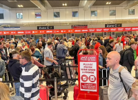 Βρετανία: Το αεροδρόμιο Gatwick ακυρώνει 4.000 καλοκαιρινές πτήσεις – Στον “αέρα”  800.000 τουρίστες