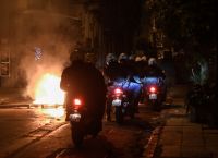 Ένταση με μολότοφ στο κέντρο της Αθήνας