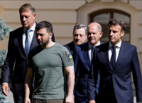Ουκρανία: Τι έδειξε η “γλώσσα του σώματος” Μακρόν και Ζελένσκι
