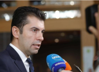 Βουλγαρία: Κατέρρευσε η κυβέρνηση Πετκόφ – Κατηγορεί Ρωσία και βουλγαρική μαφία