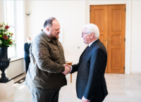 Σταϊνμάιερ: Συνάντηση με τον πρόεδρο της Βουλής της Ουκρανίας