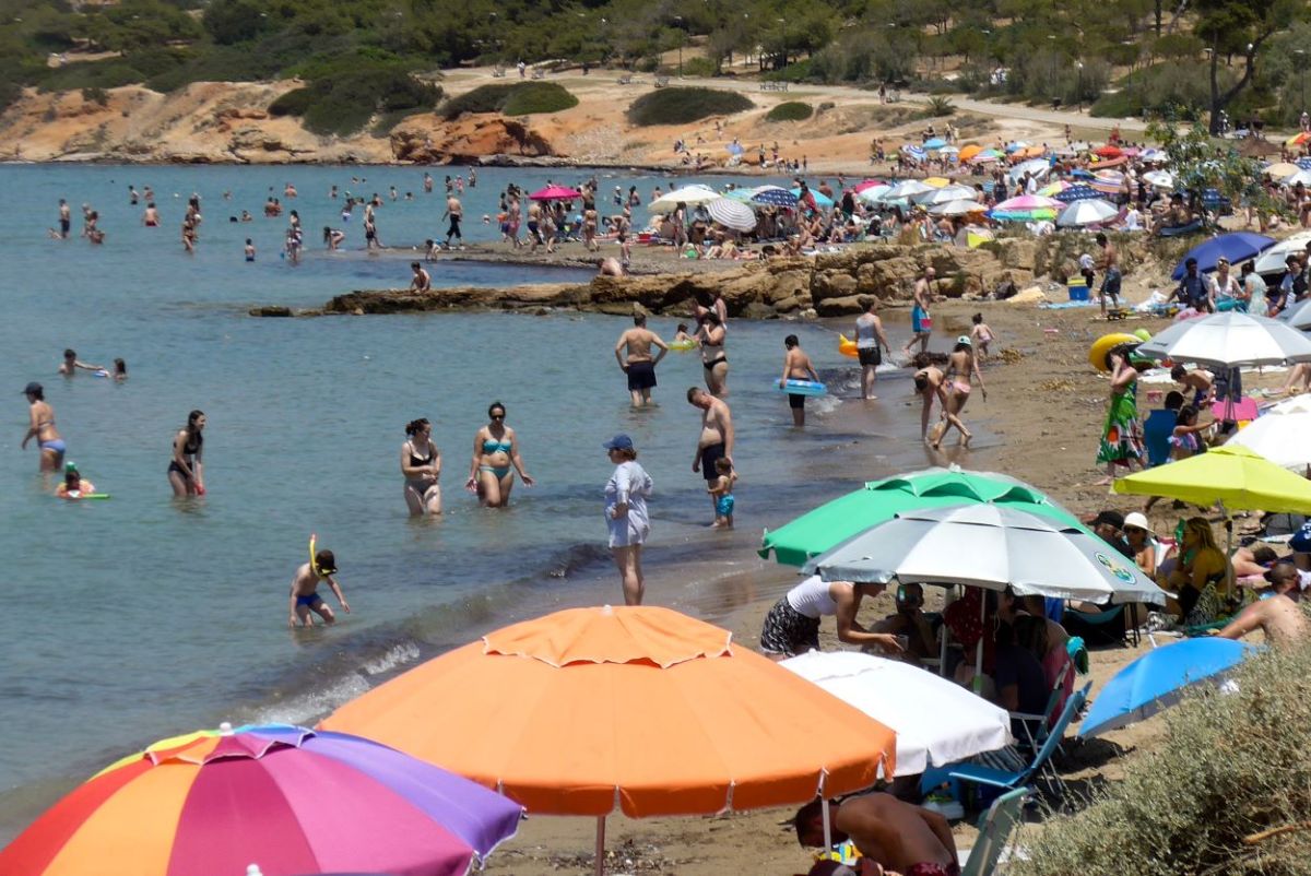 Καιρός: Έρχεται ξανά “μίνι” καύσωνας – Σε ποιες περιοχές θα φτάσει στους 37 βαθμούς