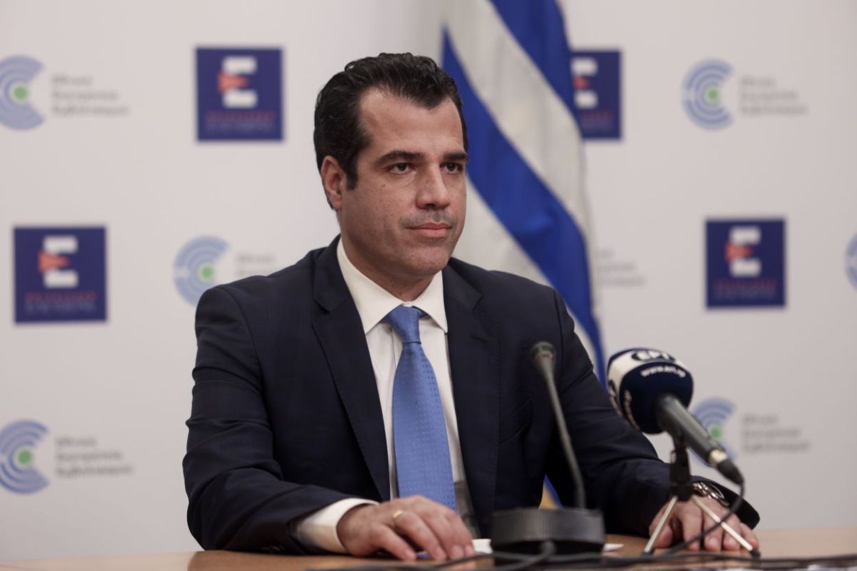 Πλεύρης: Τα νέα εμβόλια θα προστατεύουν και από τη νόσηση με κορονοϊό
