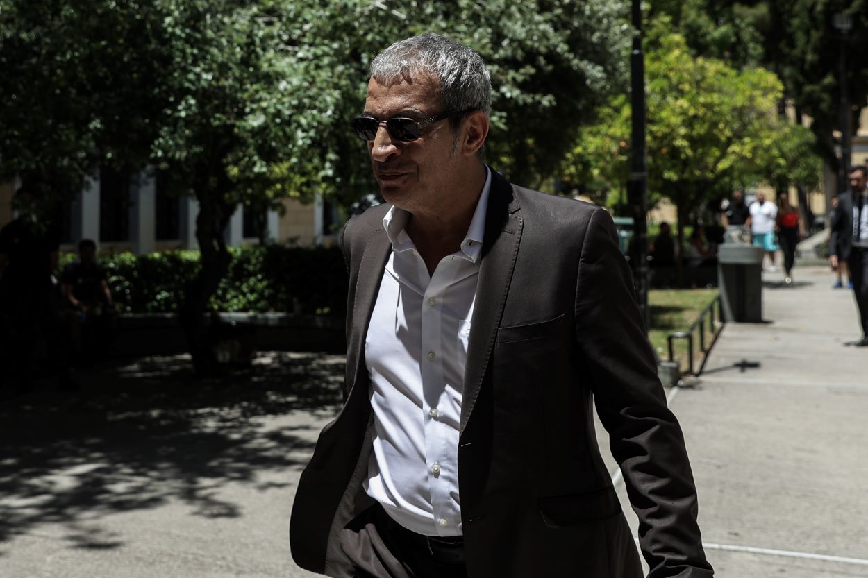 Θέμης Αδαμαντίδης: Νέο επεισόδιο με τη Βαρβάρα Κίρκη – Κατέληξαν στο αστυνομικό τμήμα