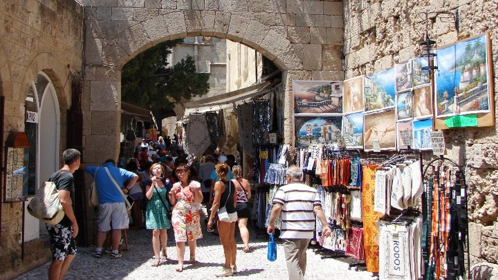 Greece scraps Mendatory quarantine for tourists infected with Coid-19