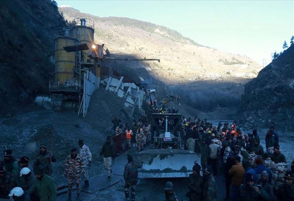 Ινδία: Τουλάχιστον 20 νεκροί και δεκάδες αγνοούμενοι από κατολίσθηση σε εργοτάξιο