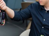 Τώρα μπορείτε να βάλετε τσιπ στο χέρι σας και να πληρώνετε σαν κάρτα Τώρα μπορείτε να βάλετε τσιπ στο χέρι σας και να πληρώνετε σαν κάρτα
