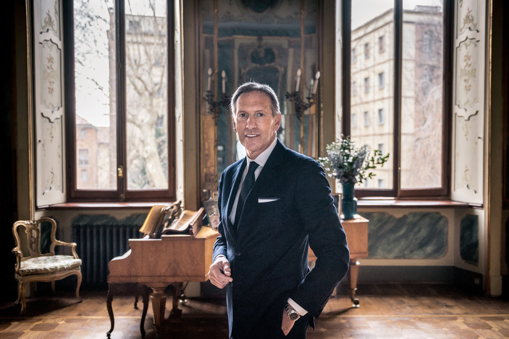 Howard Schultz: Ο ιδρυτής των Starbucks που από πωλητής κατάφερε και δημιούργησε αυτοκρατορία