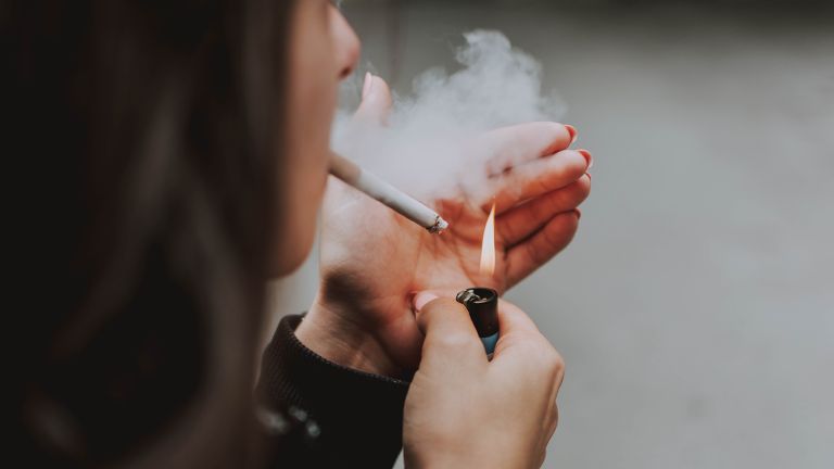 Greece makes top ten list for countries with highest smoking rates