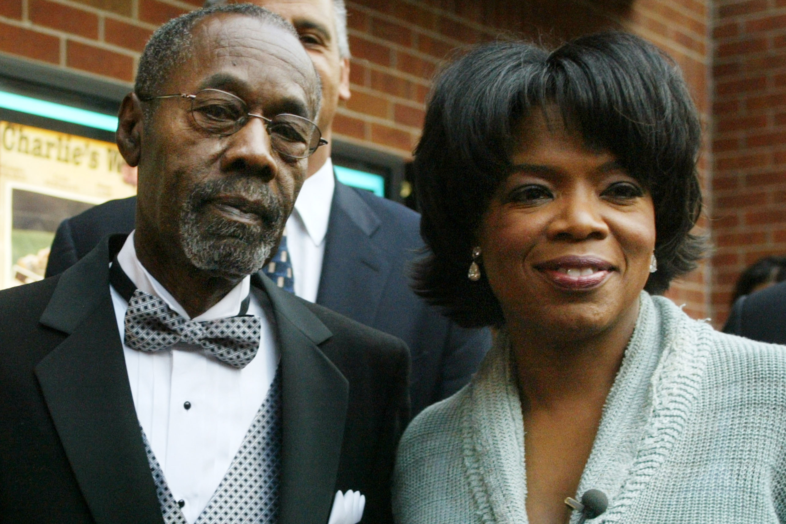 Oprah Winfrey: Έχασε τον πατέρα της από καρκίνο