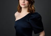 Emma Stone: Κάνει νέα αρχή και μετακομίζει δίπλα από την Sandra Bullock και τον Matthew McConaghey